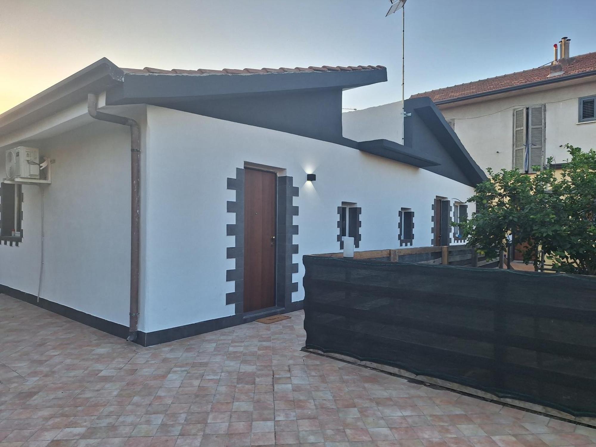 Holiday home Airport House *