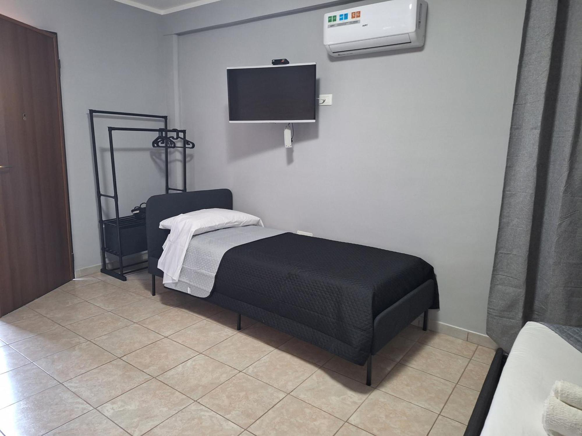 Holiday home Airport House *
