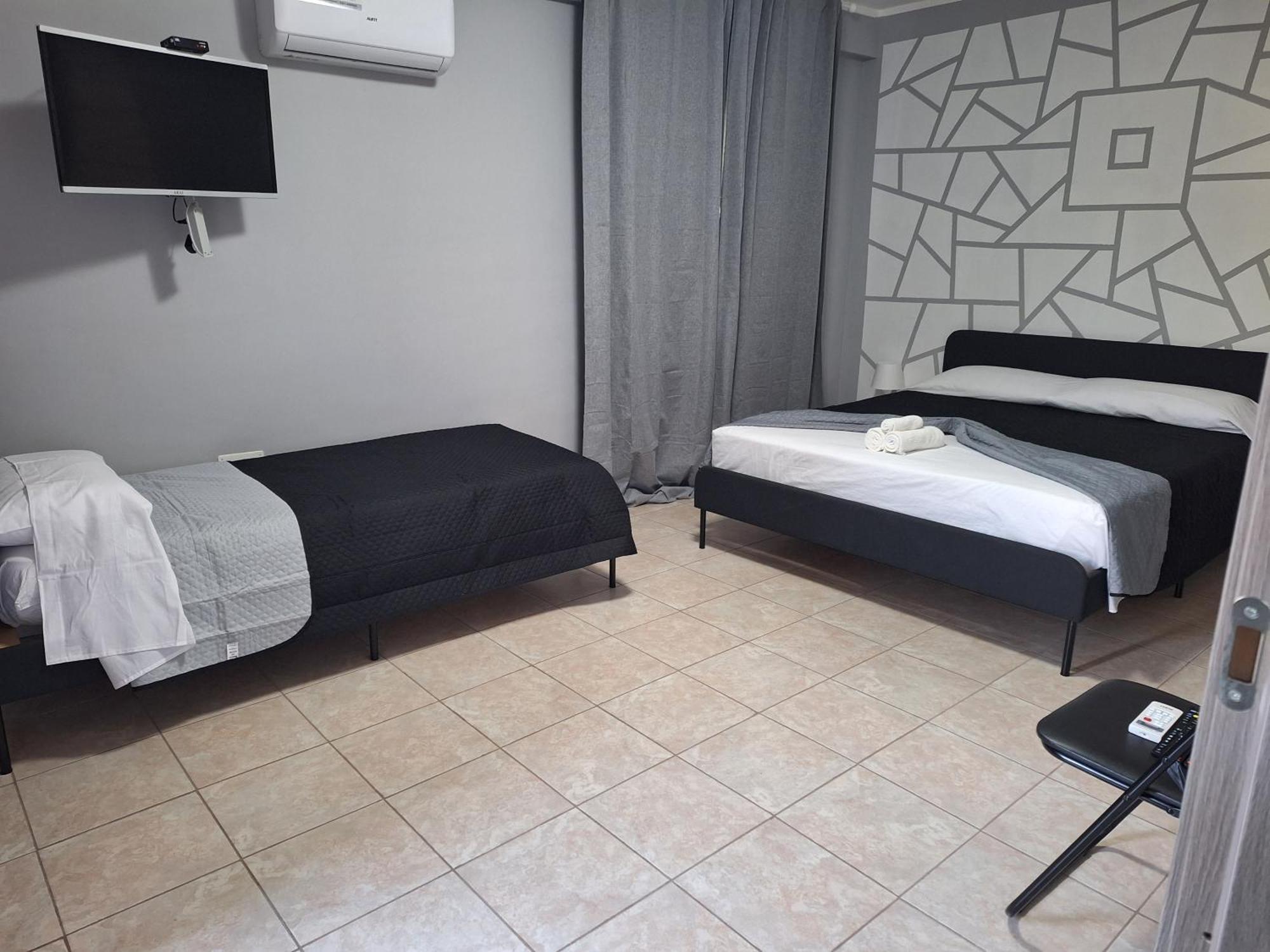 Airport House Holiday home